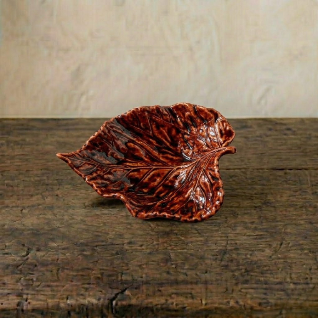 Small Reddish Birch Leaf