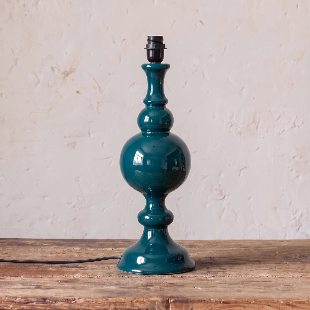 Base de Lámpara Sado en Madera Lacada