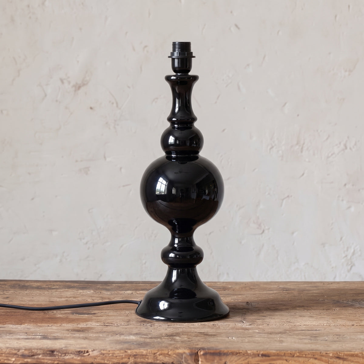 Base de Lámpara Sado en Madera Lacada