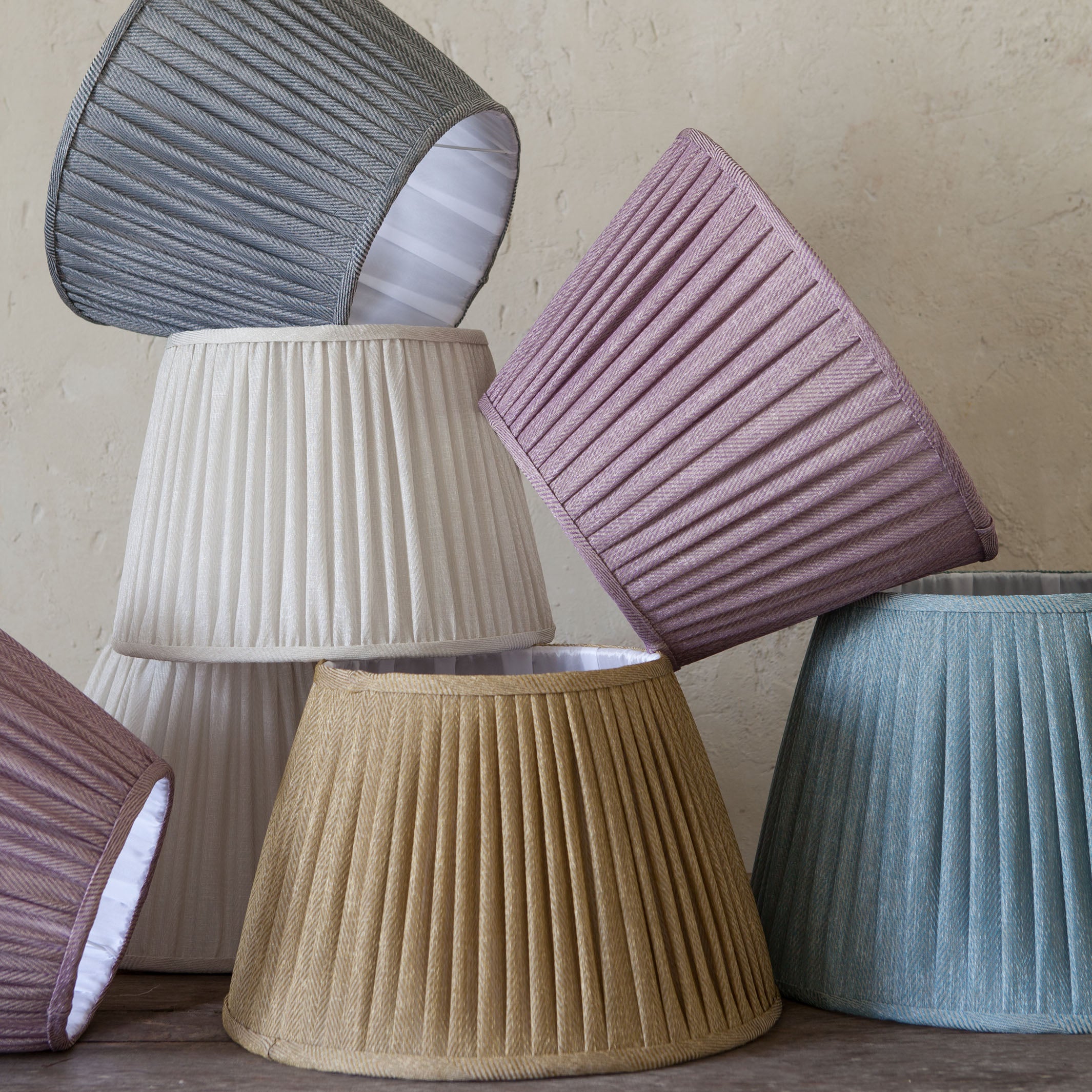 Pantalla Plisada Chloe Gris