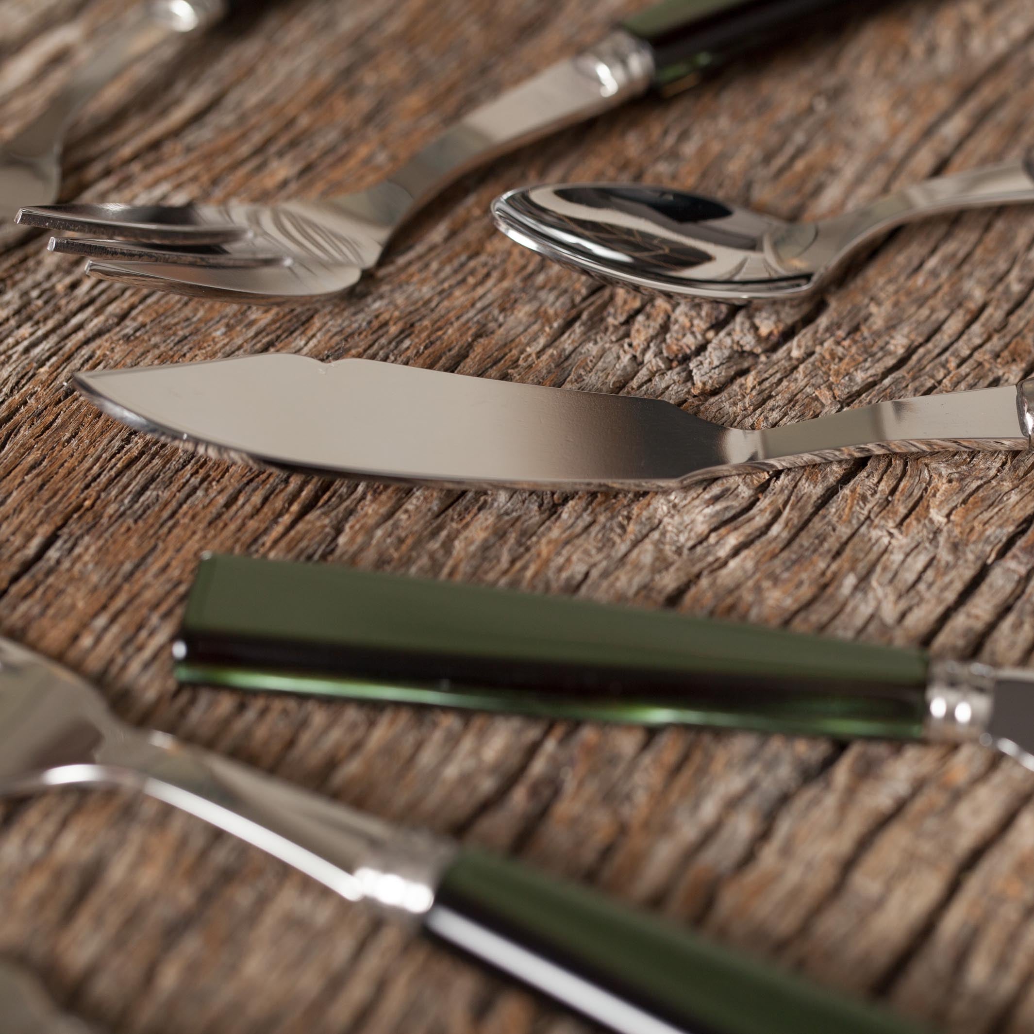 Cubertería Icon Verde 86 piezas