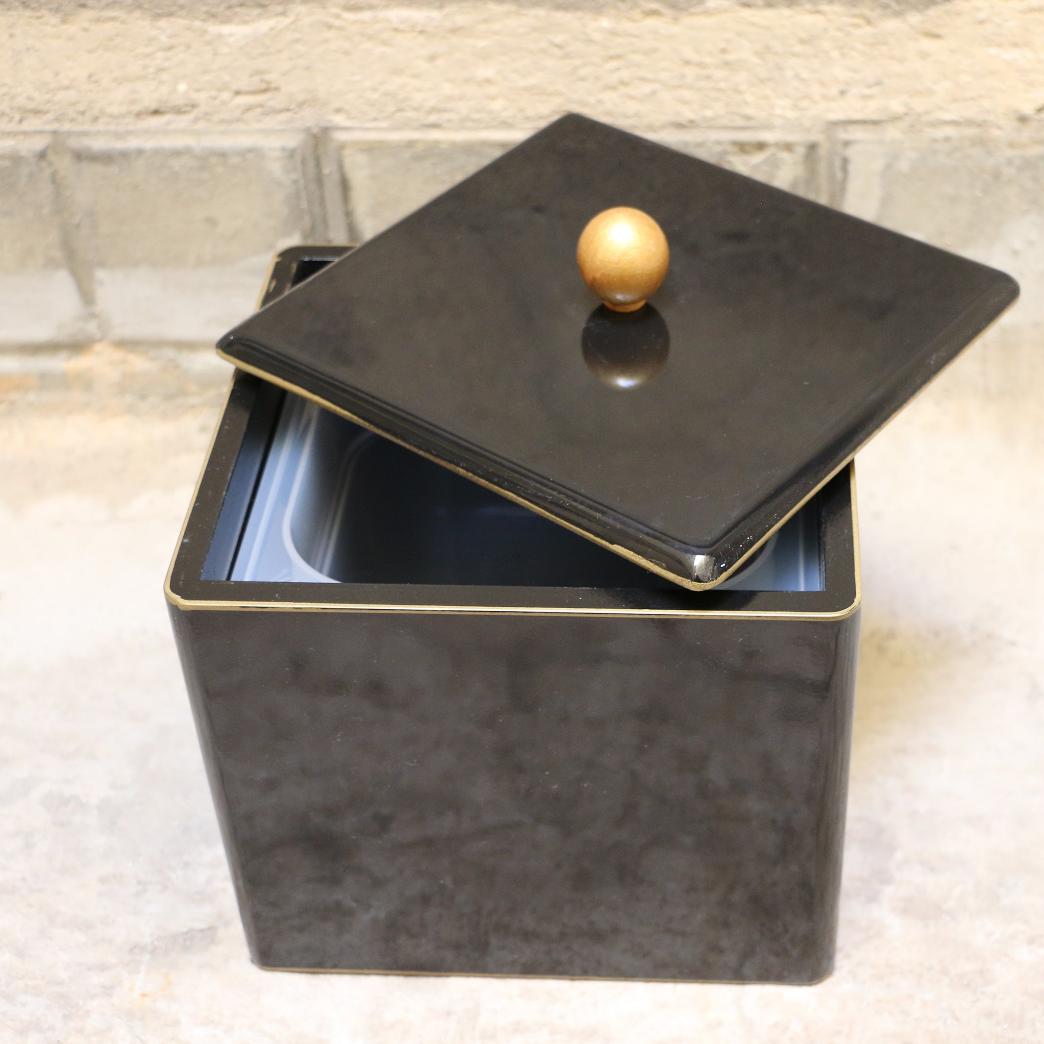 Black Lacquered Ice Bucket