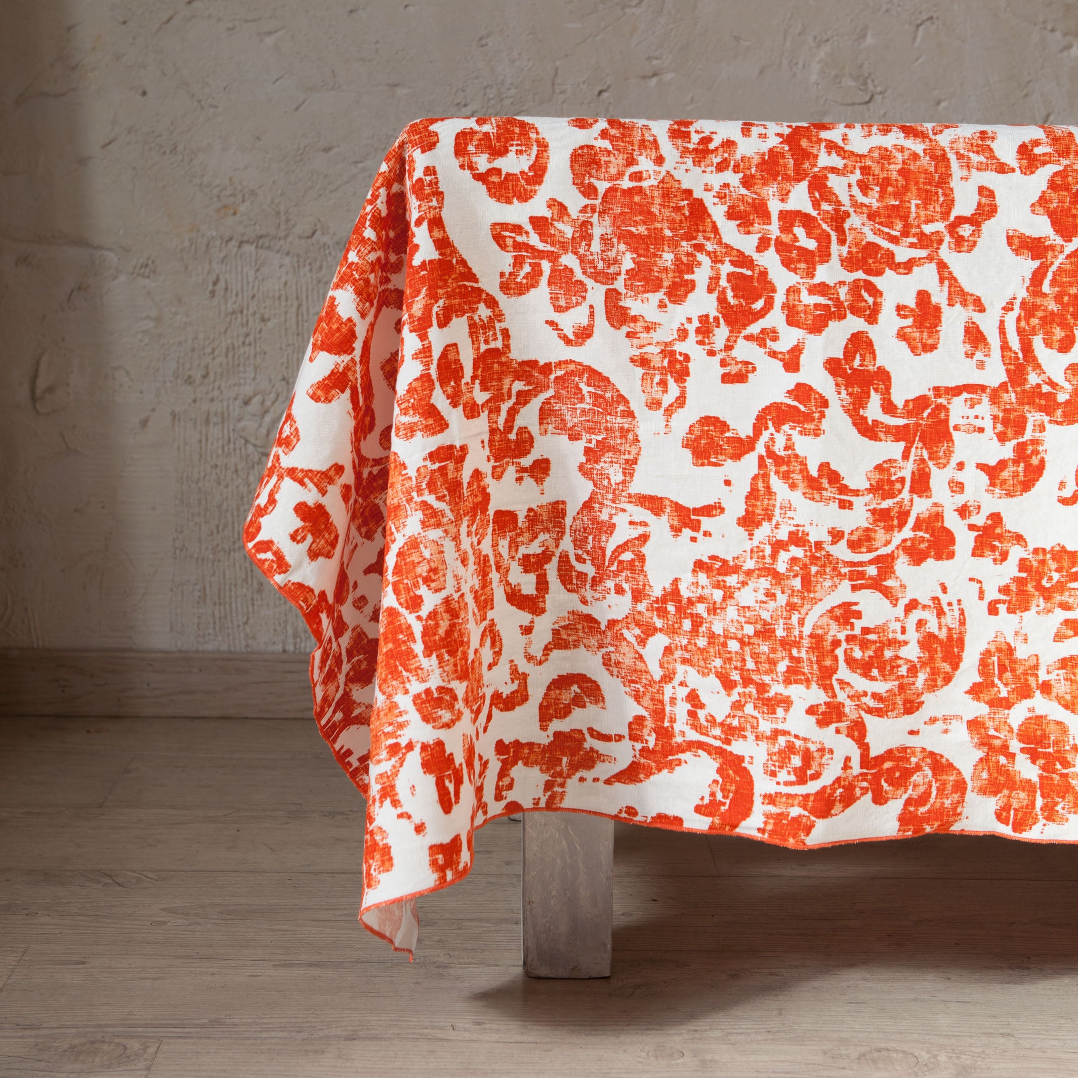 June Red Tablecloth 150x250