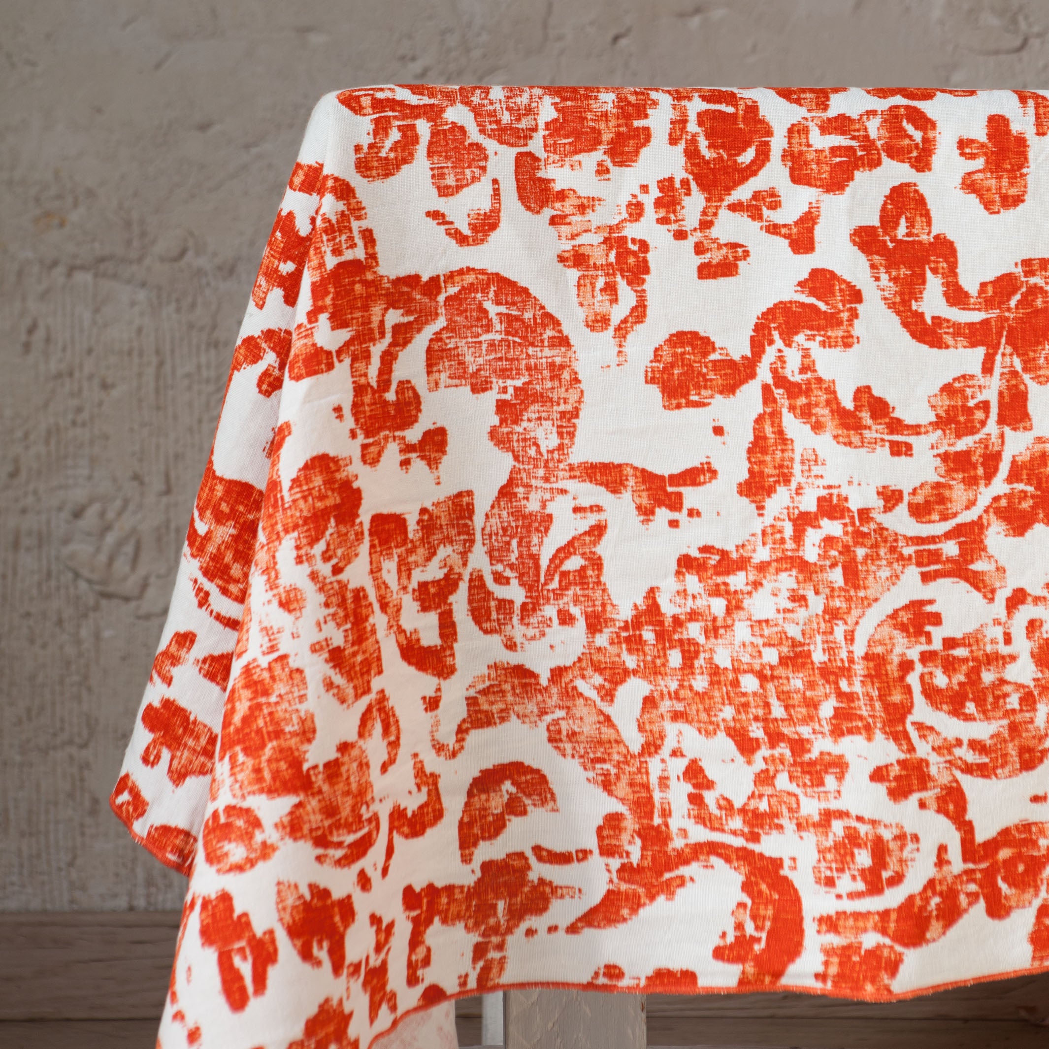 June Red Tablecloth 150x250