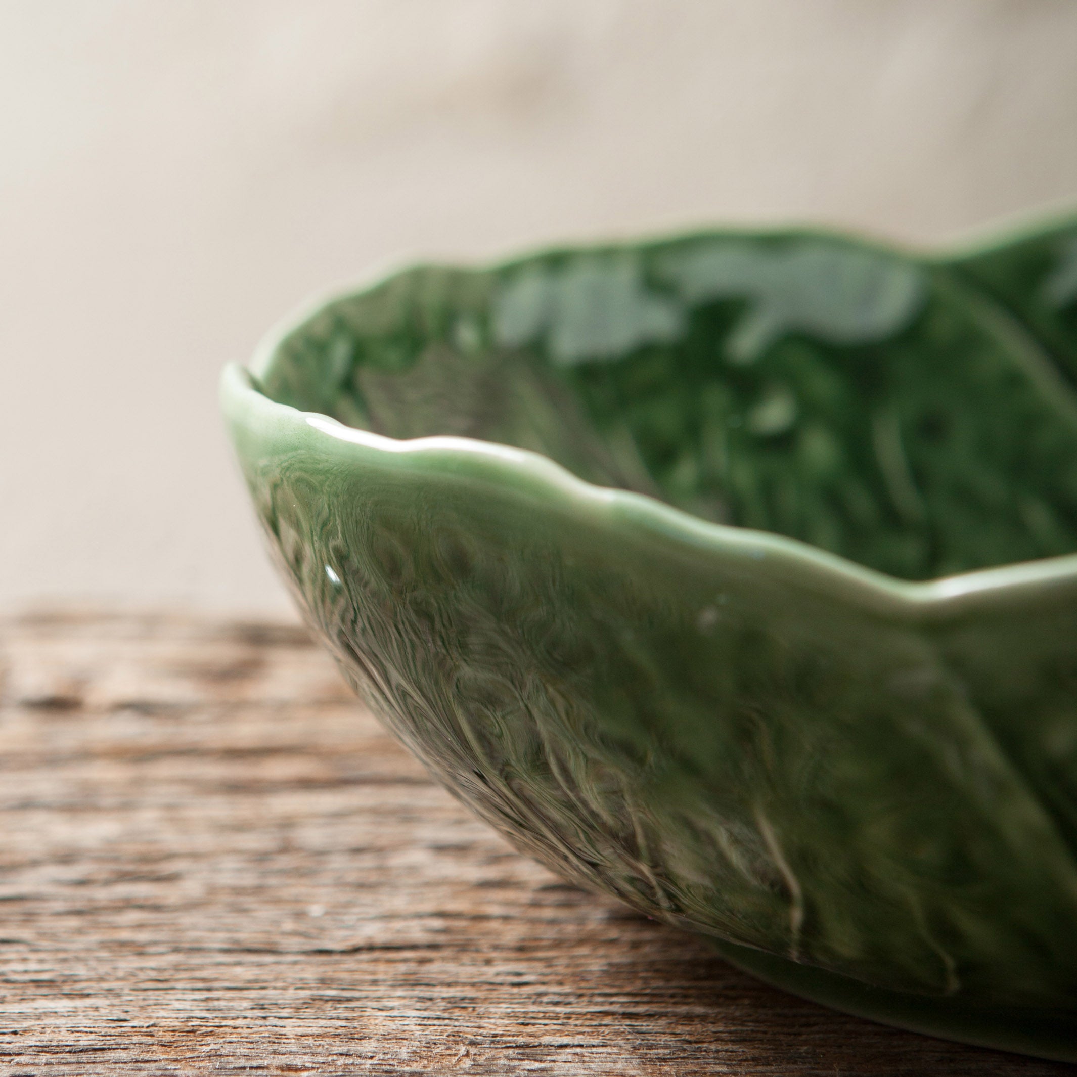 Green Bordallo Leaf Bowl M